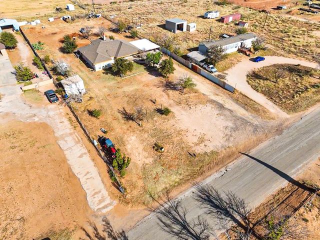 805 E County Rd 133, Midland, TX 79705