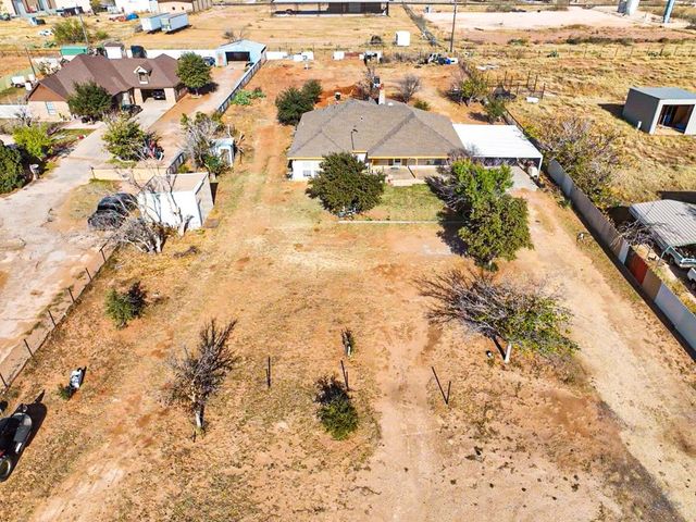 805 E County Rd 133, Midland, TX 79705