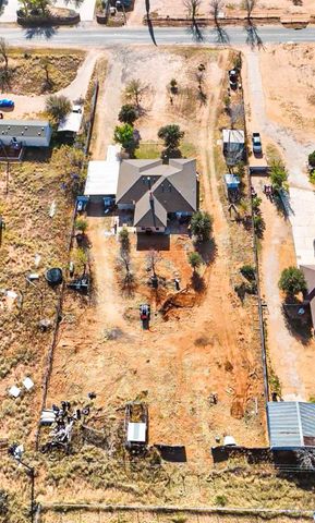 805 E County Rd 133, Midland, TX 79705