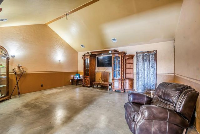 805 E County Rd 133, Midland, TX 79705