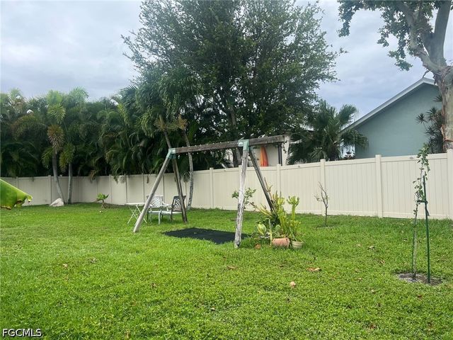 5231 SW 27th PL, Cape Coral, FL 33914