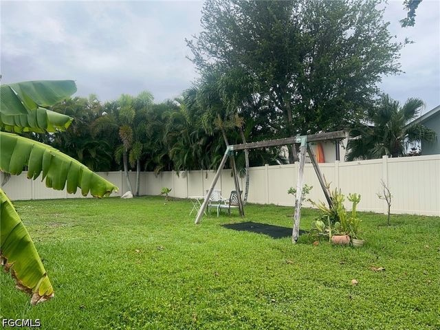5231 SW 27th PL, Cape Coral, FL 33914