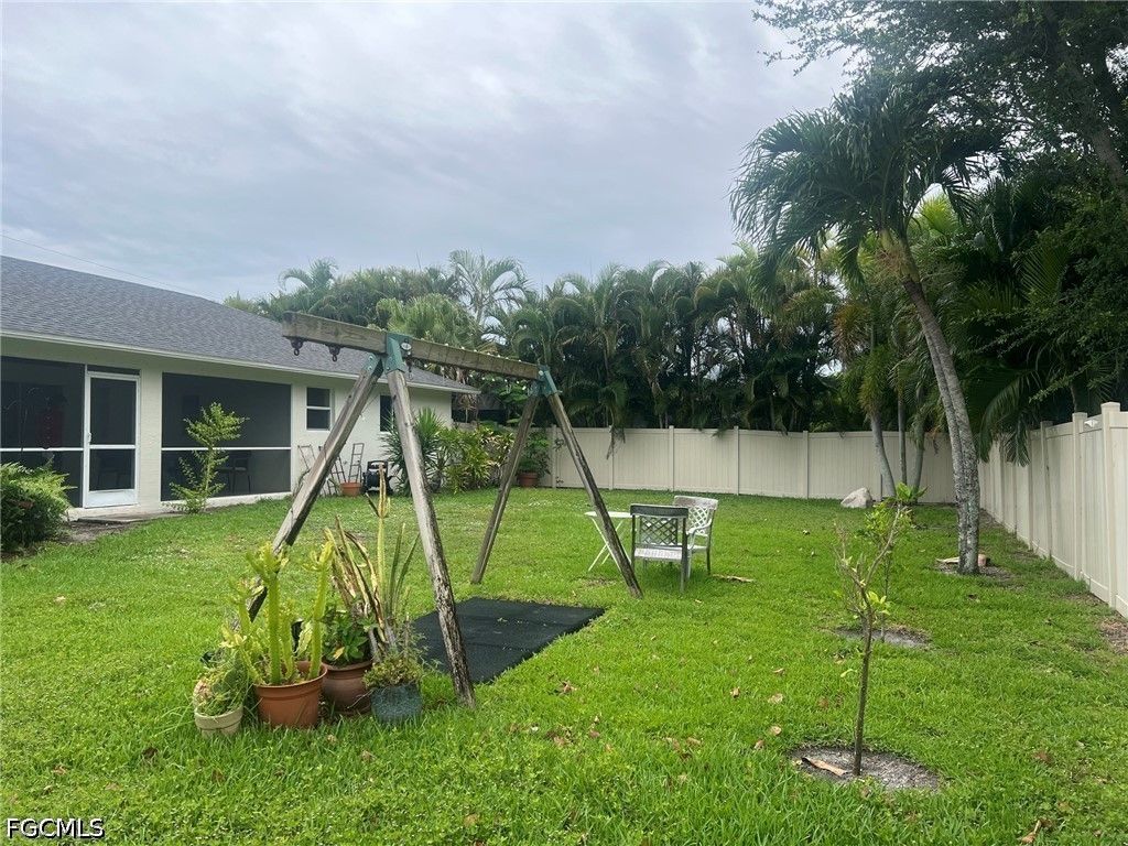 Image 19 of property listing at 5231 SW 27th PL, Cape Coral, FL 33914