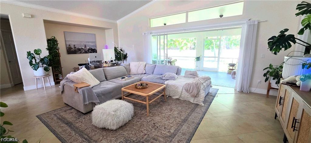 Image 3 of property listing at 5231 SW 27th PL, Cape Coral, FL 33914