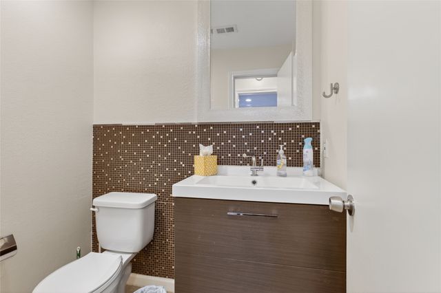 17820 Windflower Way 701, Dallas, TX 75252