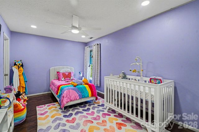 1106 Vine Cliff Lane, Charlotte, NC 28214