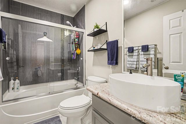 1106 Vine Cliff Lane, Charlotte, NC 28214