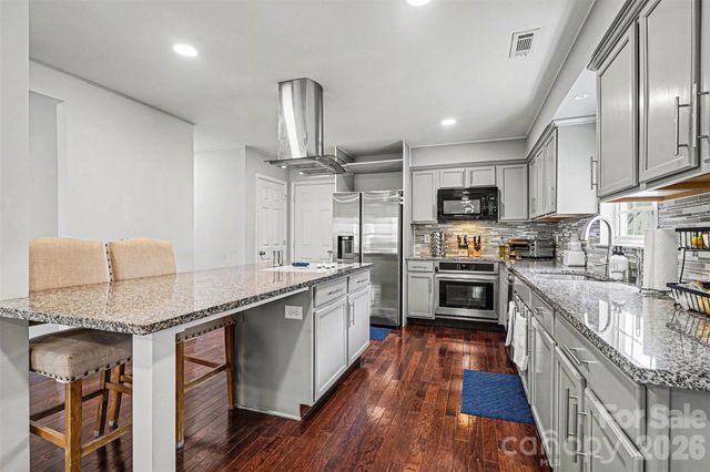 1106 Vine Cliff Lane, Charlotte, NC 28214