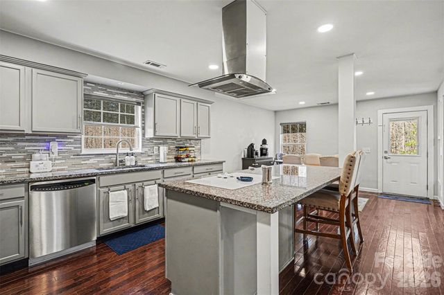 1106 Vine Cliff Lane, Charlotte, NC 28214