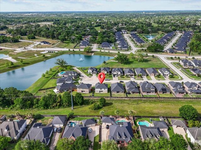 1512 Harvest Vine Court, Friendswood, TX 77546