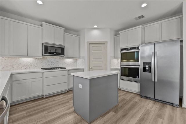 1512 Harvest Vine Court, Friendswood, TX 77546