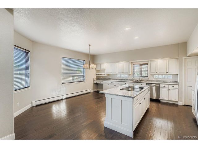 7832 W Oxford Cir, Lakewood, CO 80235
