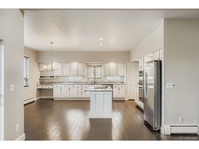 7832 W Oxford Cir, Lakewood, CO 80235