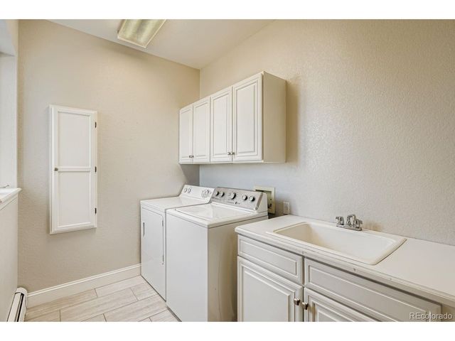 7832 W Oxford Cir, Lakewood, CO 80235