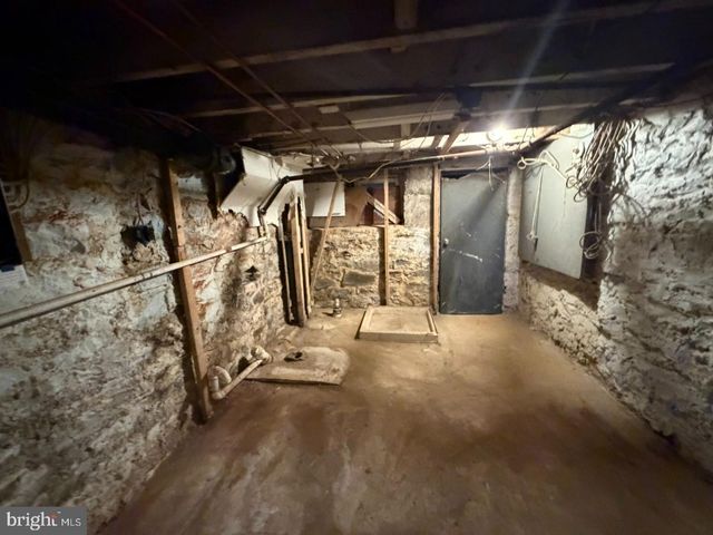 2952 PRESSTMAN ST, Baltimore, MD 21216