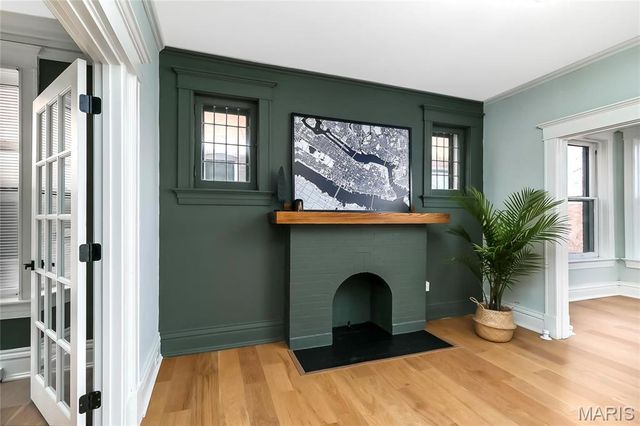 4166 Russell Boulevard, St Louis, MO 63110