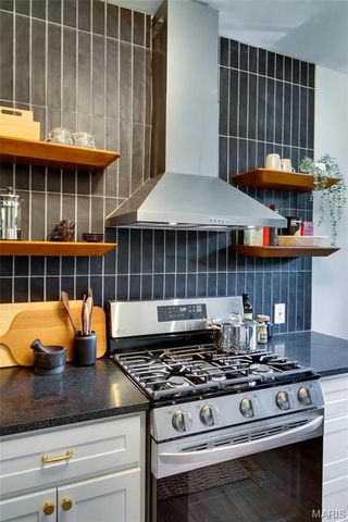 4166 Russell Boulevard, St Louis, MO 63110