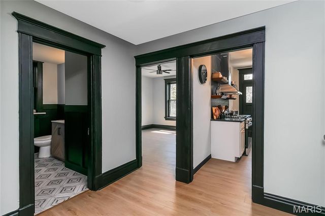 4166 Russell Boulevard, St Louis, MO 63110