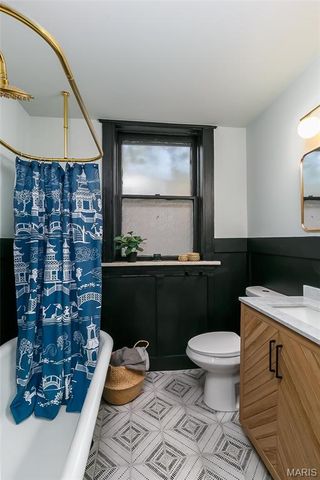 4166 Russell Boulevard, St Louis, MO 63110