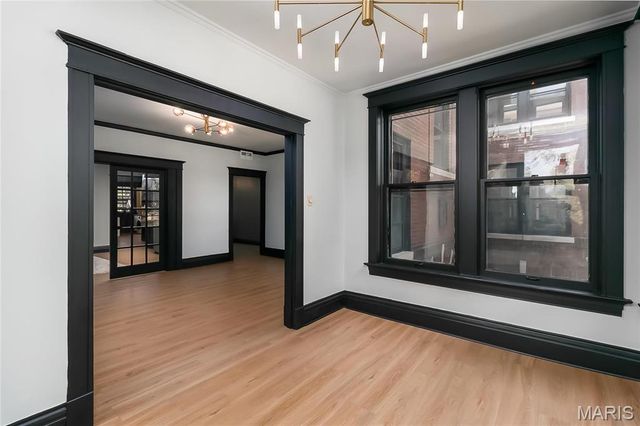 4166 Russell Boulevard, St Louis, MO 63110