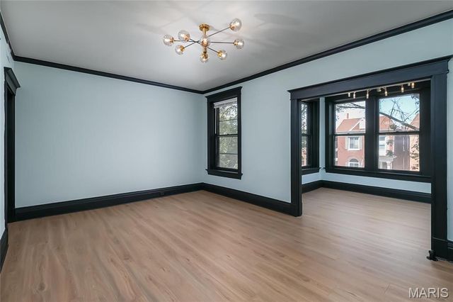 4166 Russell Boulevard, St Louis, MO 63110