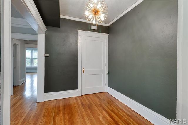 4166 Russell Boulevard, St Louis, MO 63110