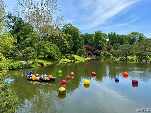 4166 Russell Boulevard, St Louis, MO 63110