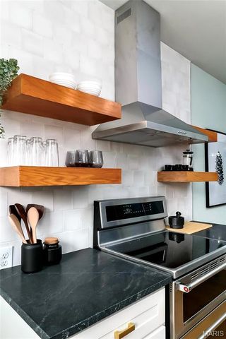 4166 Russell Boulevard, St Louis, MO 63110