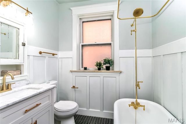 4166 Russell Boulevard, St Louis, MO 63110