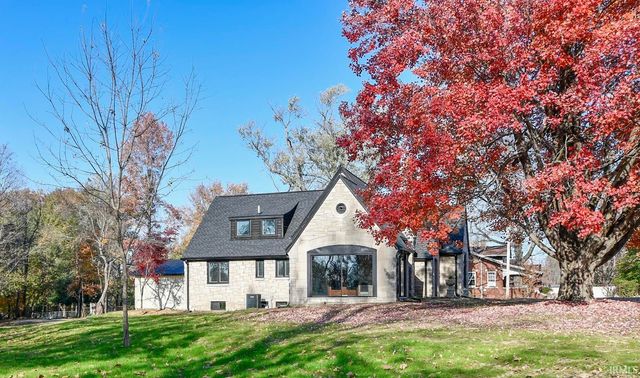 2806 Oak Hill Road, Evansville, IN 47711