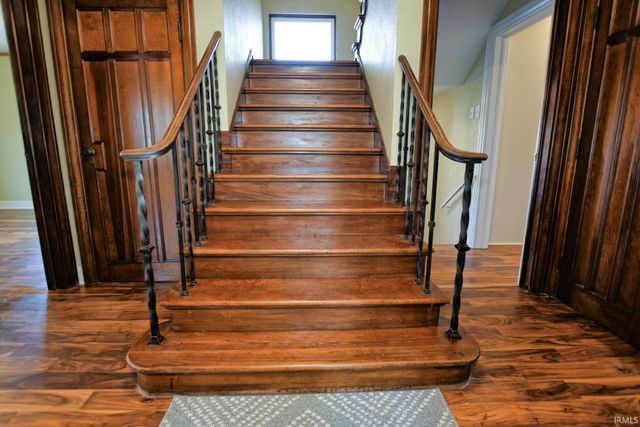 2806 Oak Hill Road, Evansville, IN 47711