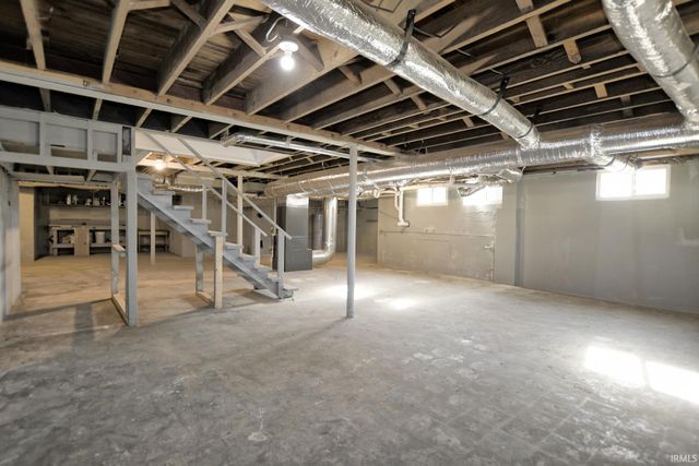 2806 Oak Hill Road, Evansville, IN 47711