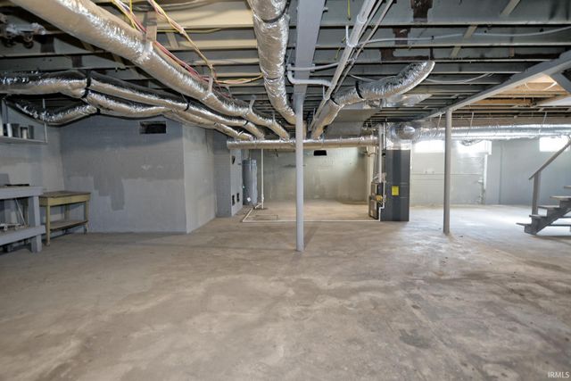 2806 Oak Hill Road, Evansville, IN 47711