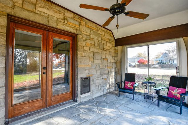 2806 Oak Hill Road, Evansville, IN 47711