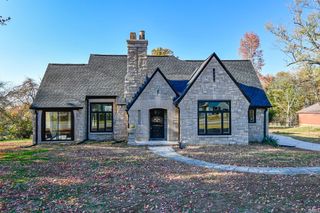 2806 Oak Hill Road, Evansville, IN 47711