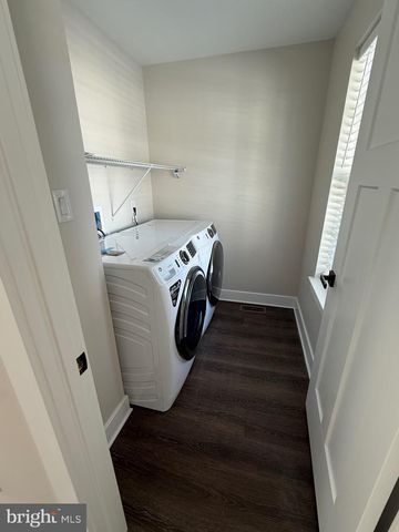 114 ISABELLA DR, Glassboro, NJ 08028