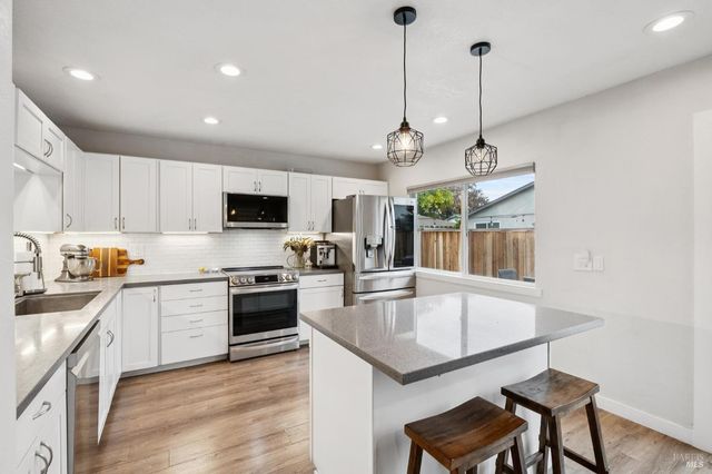 831 Heath Ct, Fairfield, CA 94533