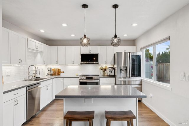 831 Heath Ct, Fairfield, CA 94533