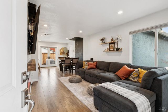 831 Heath Ct, Fairfield, CA 94533