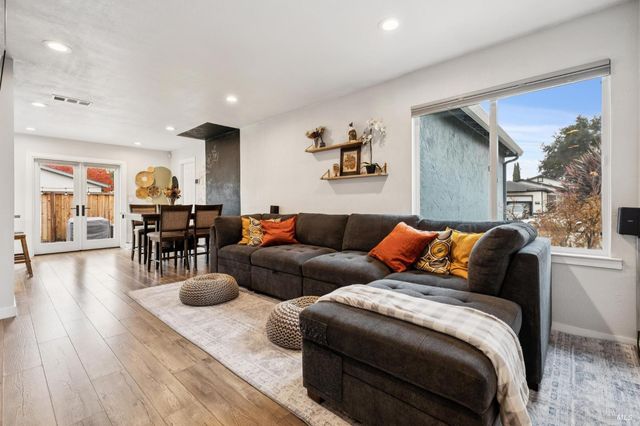 831 Heath Ct, Fairfield, CA 94533