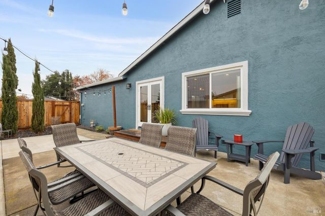 831 Heath Ct, Fairfield, CA 94533