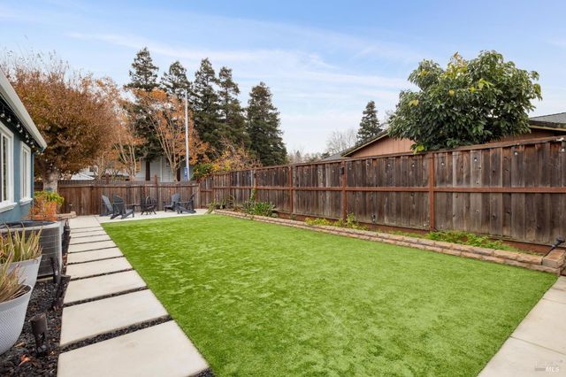 831 Heath Ct, Fairfield, CA 94533