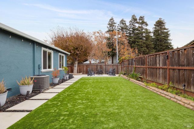 831 Heath Ct, Fairfield, CA 94533