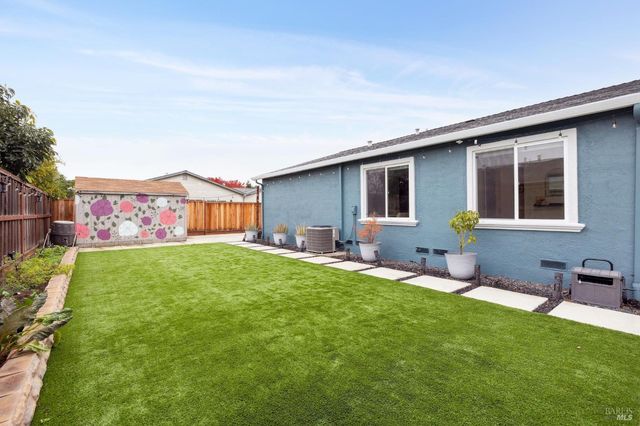 831 Heath Ct, Fairfield, CA 94533