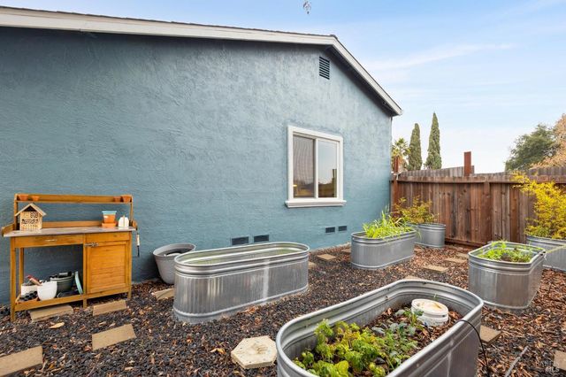 831 Heath Ct, Fairfield, CA 94533