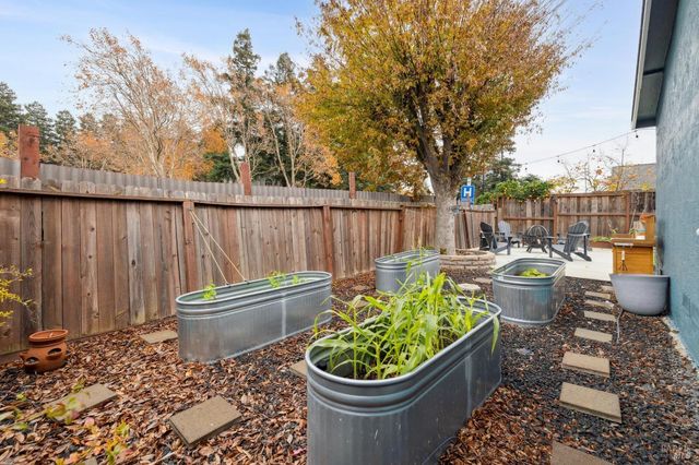 831 Heath Ct, Fairfield, CA 94533