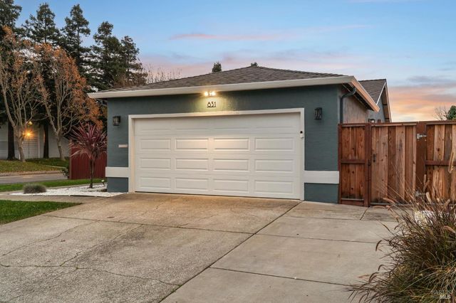 831 Heath Ct, Fairfield, CA 94533