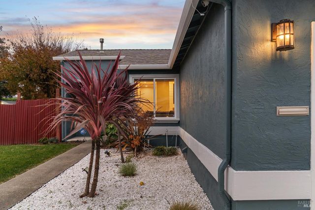 831 Heath Ct, Fairfield, CA 94533