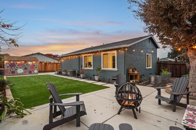 831 Heath Ct, Fairfield, CA 94533