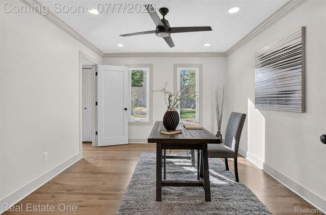 2141 Hickory Leaf Court N, Rochester Hills, MI 48309